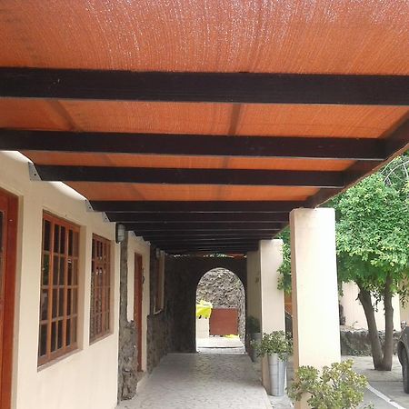 Larissa Hotel Maun Exterior photo
